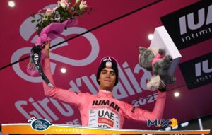 Se mantiene líder Isaac del Toro, está cerca coronarse en el Giro de Italia