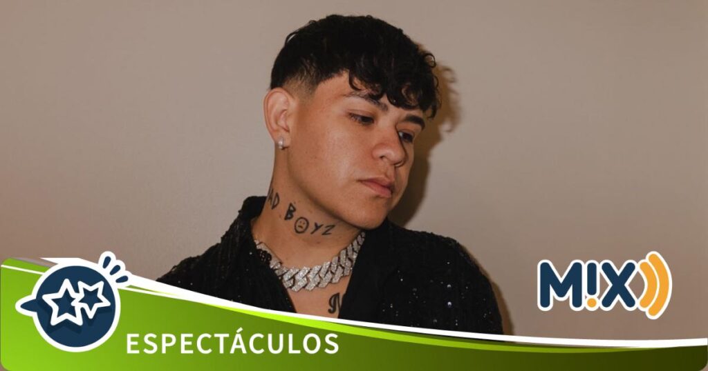 Le apagan el micro a Junior H por cantar corrido al hijo del Chapo en pleno Palenque de Aguascalientes