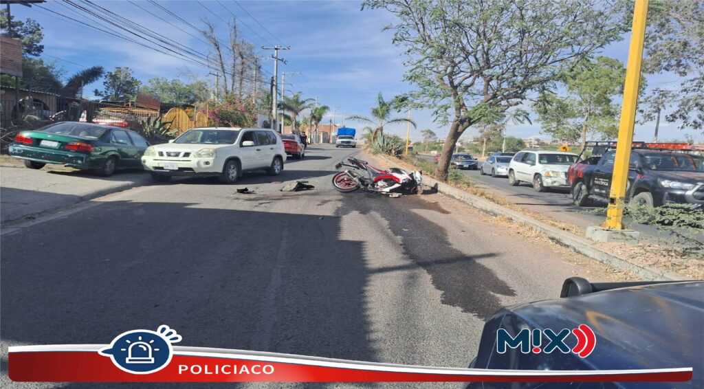 En nororiente capitalino atienden choque por alcance entre automóvil y una motocicleta