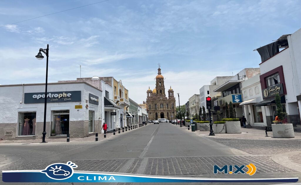 Jueves de cielos medio nublados en Aguascalientes