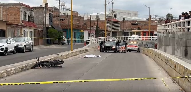 ¡¡MOTOCICLISTA IMPACTA CONTRA POSTE Y PIERDE LA VIDA!!