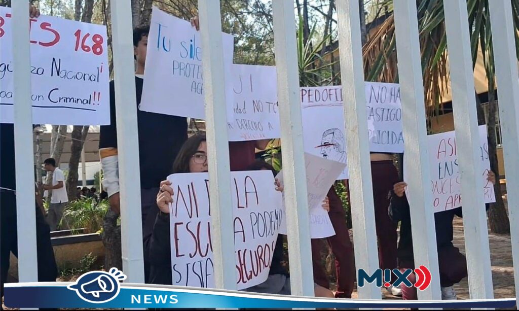 Salen más casos de maestros acosadores en el CBTIs 168; alumnos exigen castigo