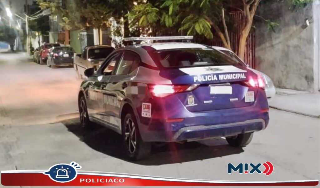 Detuvo la policía municipal a menor por agredir y dañar unidad policial