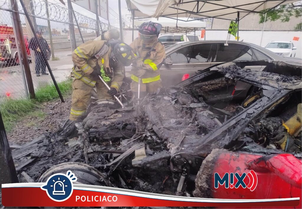 Se incendiaron 7 vehículos en Versalles 2da Sección