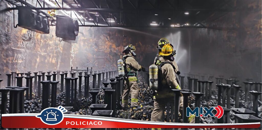 Se incendió fábrica en el Oriente capitalino, 5 bomberos y 2 civiles intoxicados