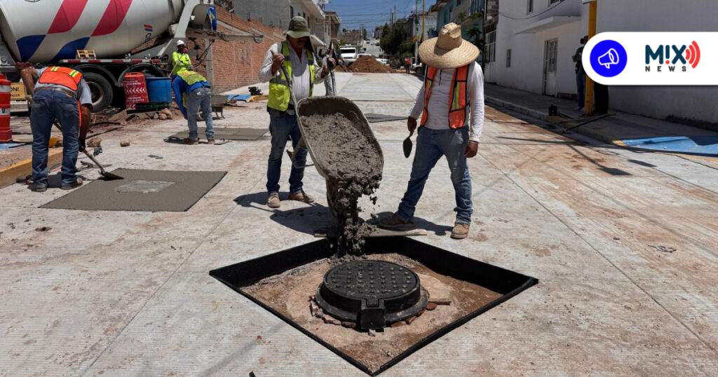 Meten concreto en Pericos