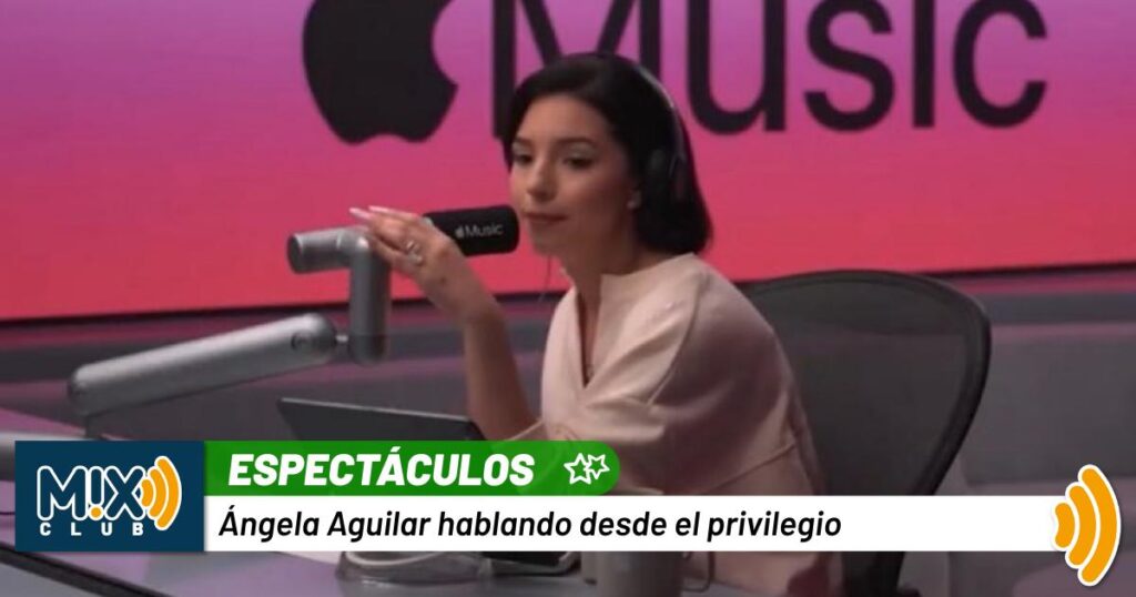 Ángela Aguilar se quiebra en entrevista y pide “ser inspiración”… pero las redes le cobran factura por Cazzu