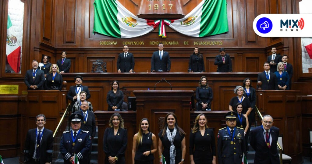 Con medallas al mérito reconocen a ciudadanos ejemplares de Aguascalientes