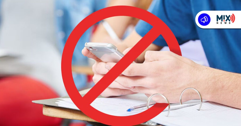 Alistan protocolos para restringir el uso de teléfonos celulares en las aulas escolares