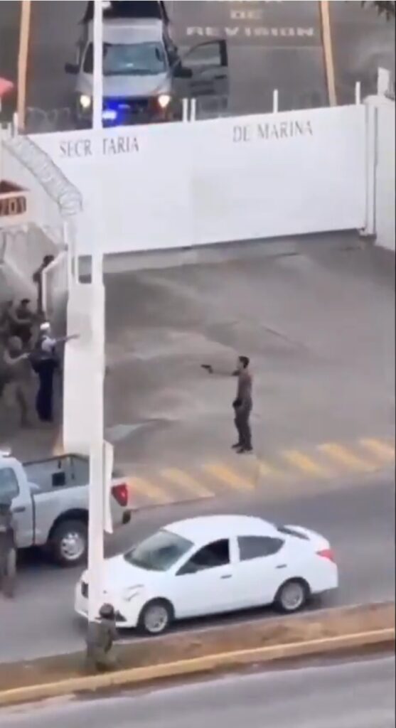 🚨 Marinos abaten a hombre armado en la Décima Segunda Zona Naval de Puerto Vallarta 🚨