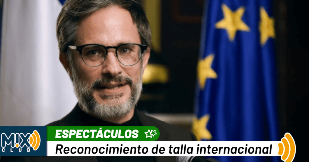 Francia rinde pleitesía a Gael García Bernal y lo condecora por llevar el cine mexicano al mundo