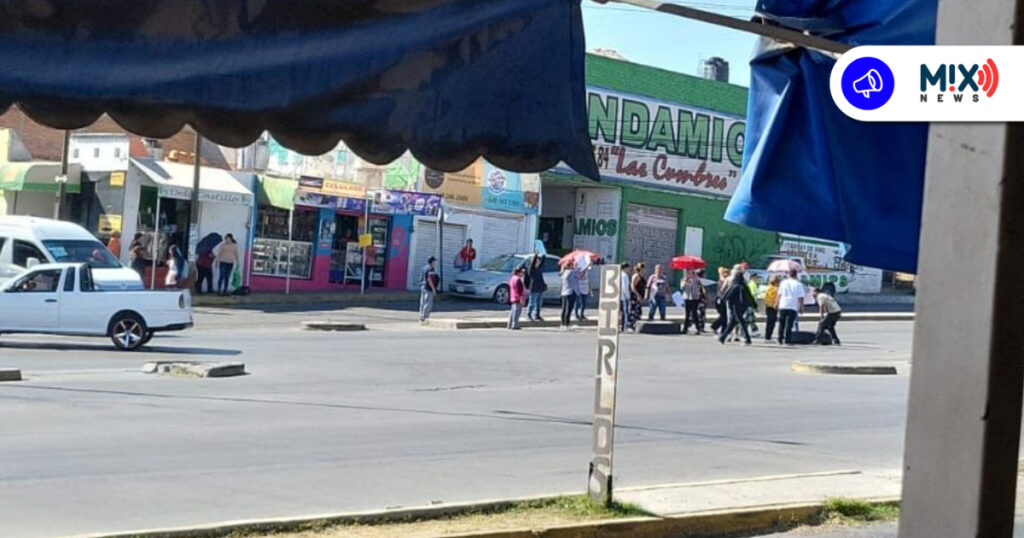 Vecinos de Las Cumbres bloquean vialidades por falta de agua