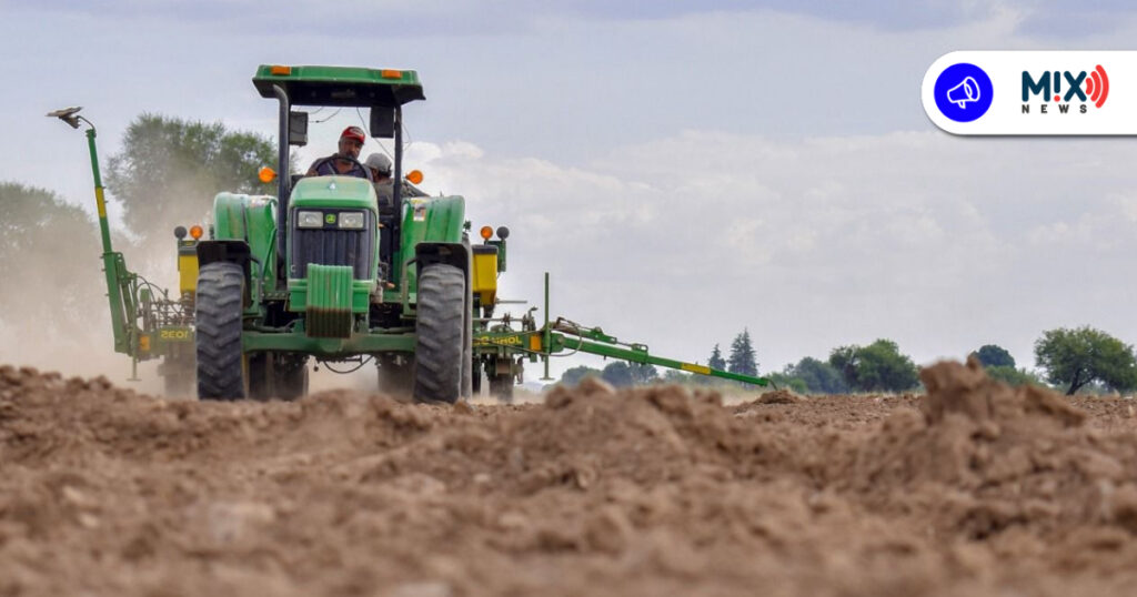 Impulsan al campo con tractores nuevos