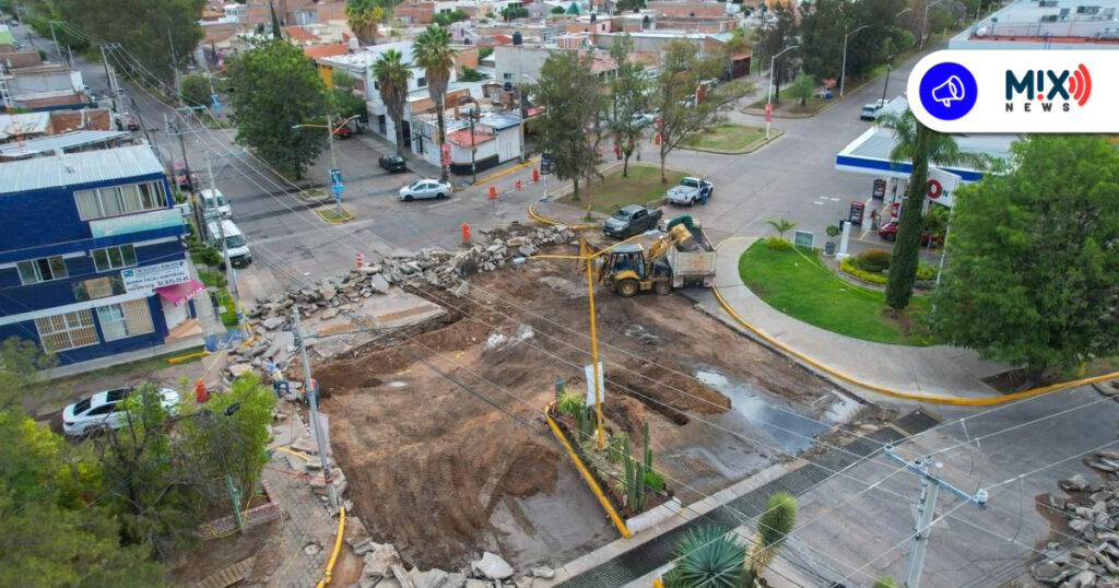 A contrarreloj repara Municipio el cruce de Convención y José H. Escobedo