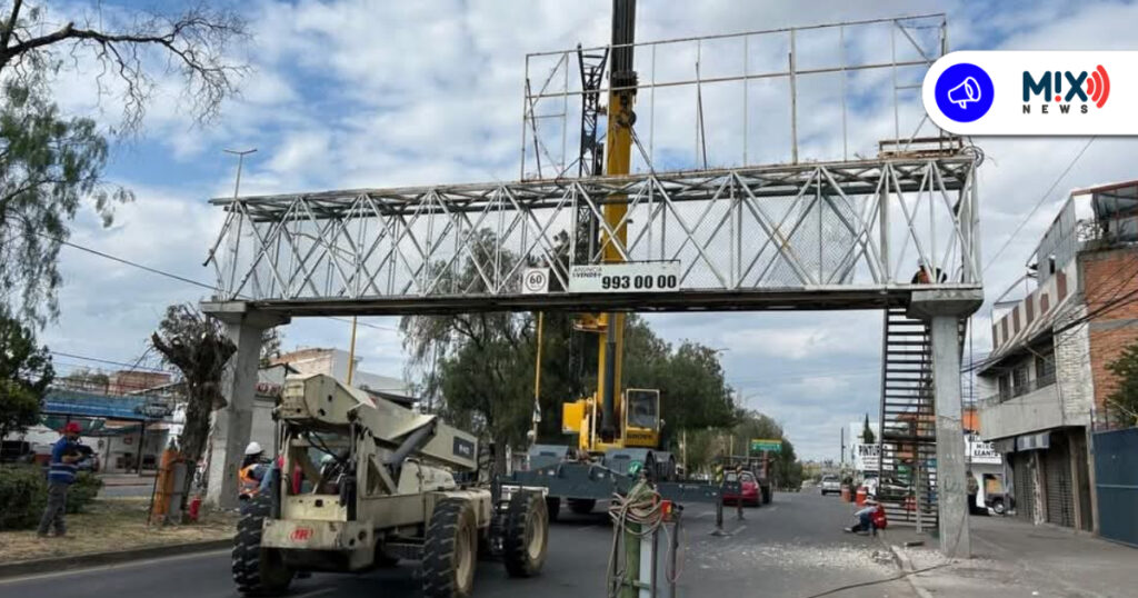 Puente peatonal de la Colonia España estará listo casi un año después de su demolición
