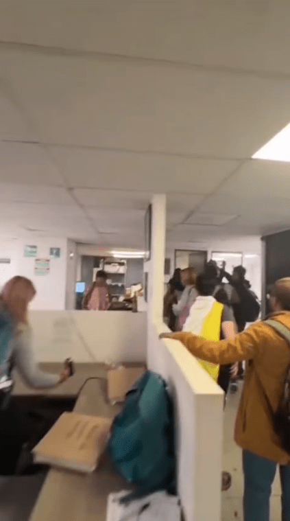 🚨🔴 ¡COLECTIVOS TRANS DESTROZAN INSTALACIONES DE LA FISCALÍA DE CDMX!